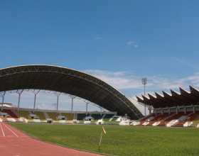Suporter dan Manajemen Persiraja Gotong Royong Bersihkan Stadion Harapan Bangsa